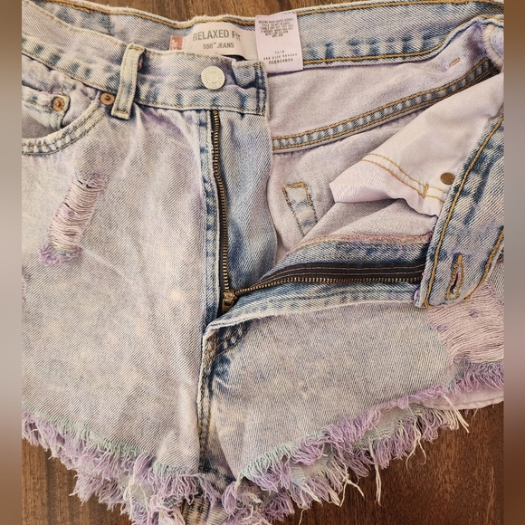 Levi's Distressed Short Shorts Lavender Wash Colorwash Relaxed Fit Shorts Sz 34 - Picture 6 of 6